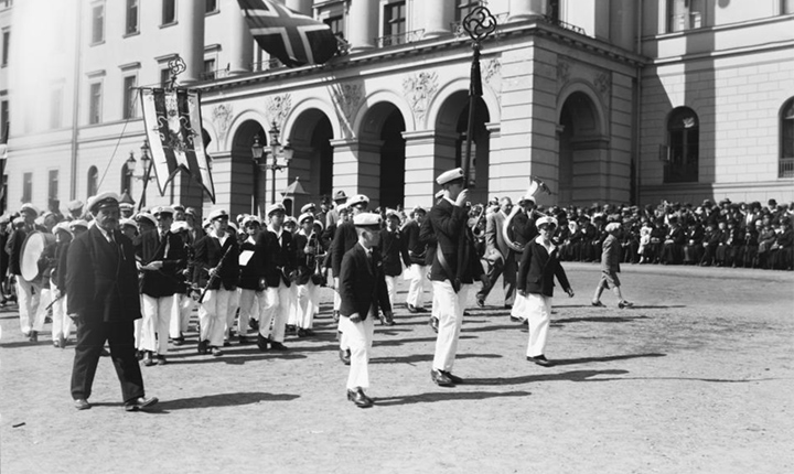 Bilde fra 17. mai-tog 1930