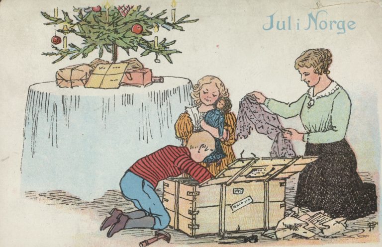Julekort. Barn og mor foran juletre, pakker opp gaver.