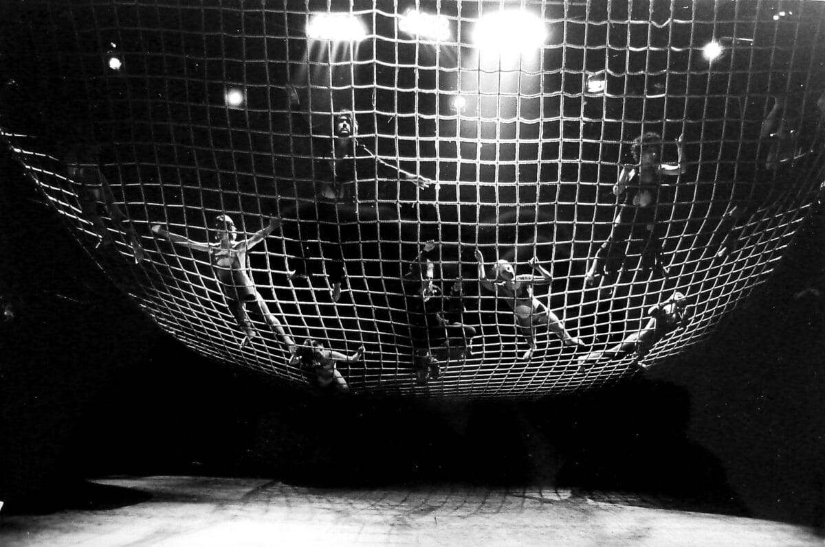 Fotografi av scenografien til Nationaltheatrets produksjon «En sommernattsdrøm» 1973