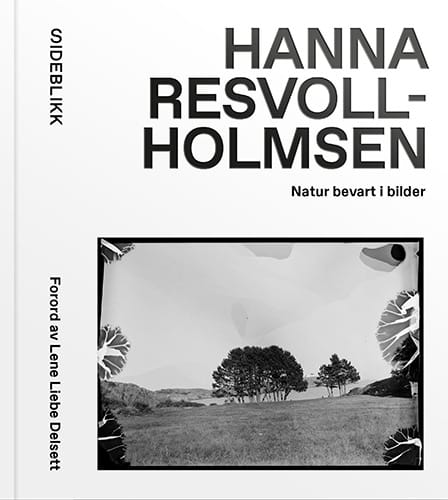 Omslaget til boka "Hanna Resvoll-Holmsen. Natur bevart i bilder", nærbilde.
