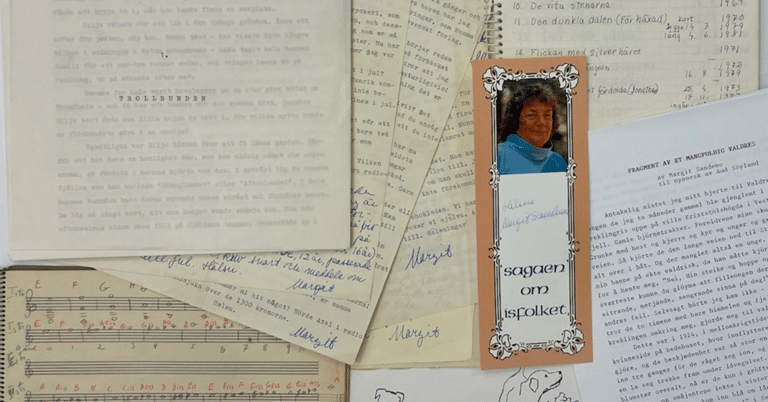 Collage-bilde av brev, noteark og bokmerke med bilde av en dame på