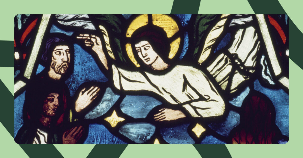 Utsnitt av eit kyrkjeleg glassmåleri: fleire menneskefigurar i blå og gyldne fargar, med ein sentral figur med glorie som rekkjer armen ut mot andre.