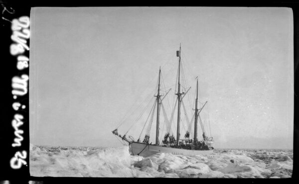 «Maud» i isen, 1918